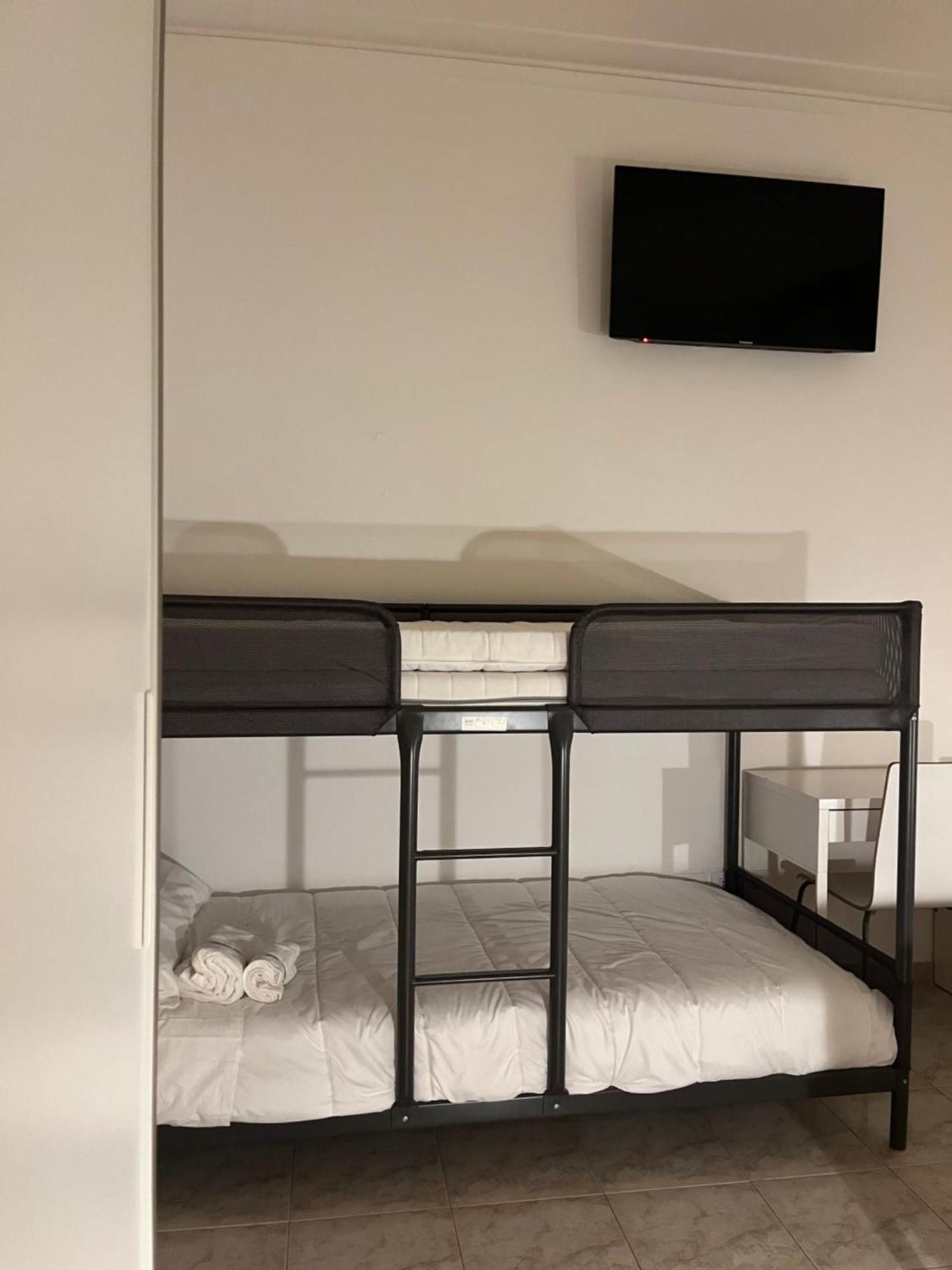 Scalo 71 Guest House ローマ エクステリア 写真