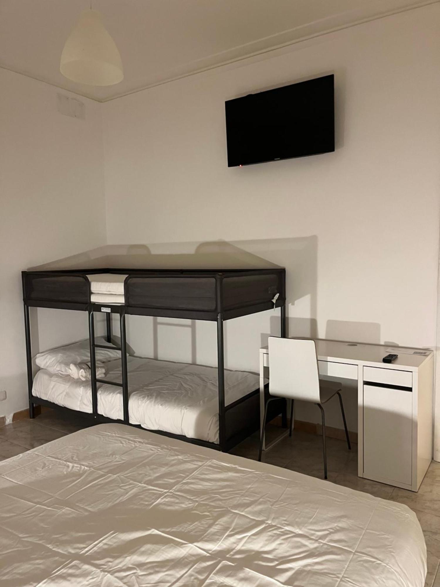 Scalo 71 Guest House ローマ エクステリア 写真
